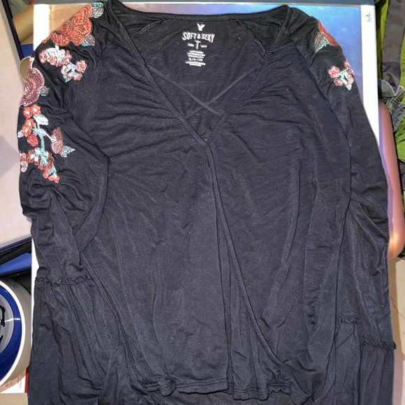 American Eagle soft and sexy material bell long sleeve shirt - Picture 1 of 2